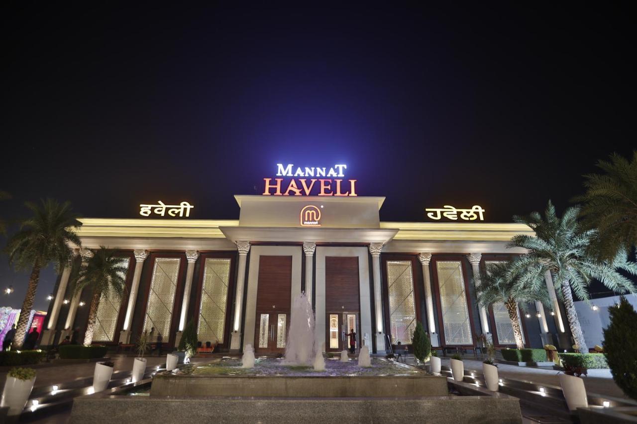 ホテル Mannat Haveli Kurukshetra エクステリア 写真