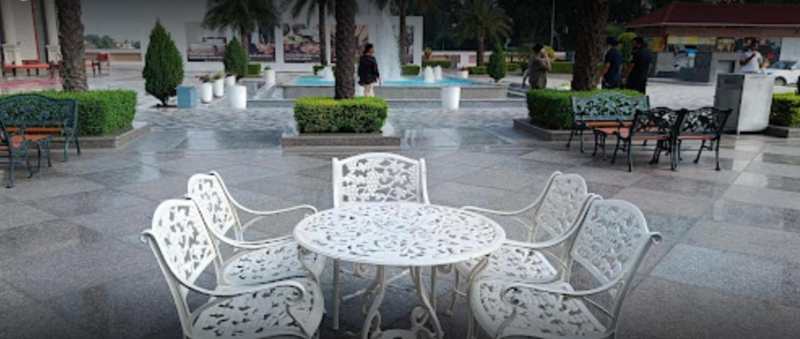 ホテル Mannat Haveli Kurukshetra エクステリア 写真