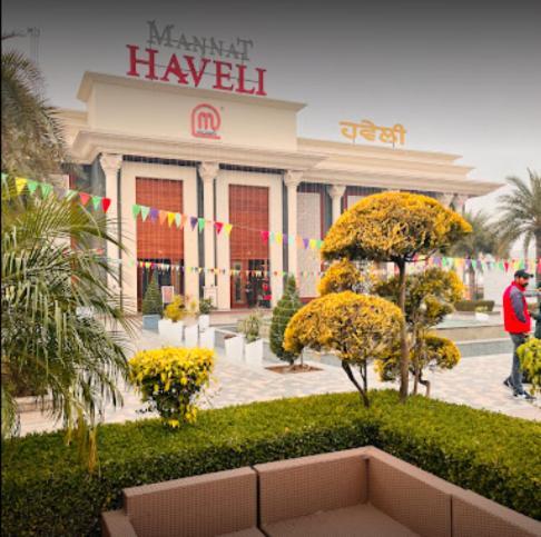 ホテル Mannat Haveli Kurukshetra エクステリア 写真