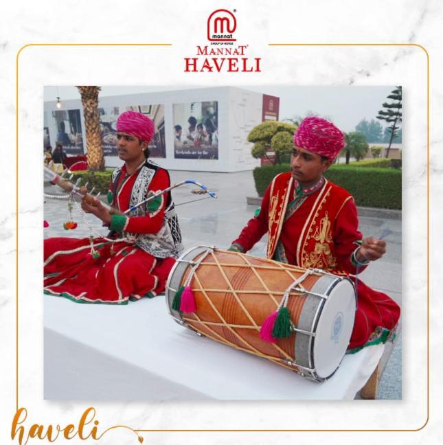 ホテル Mannat Haveli Kurukshetra エクステリア 写真